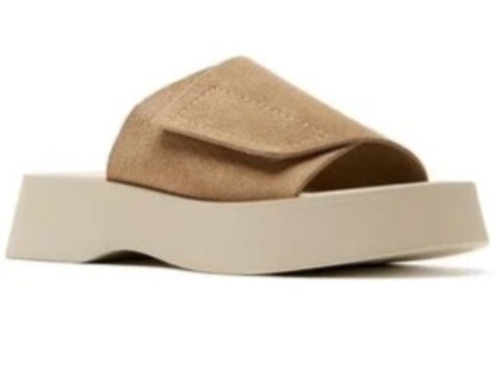 La Canadienne Women's Viv Slide Sandal size 10 NWT Beige Genuine Suede